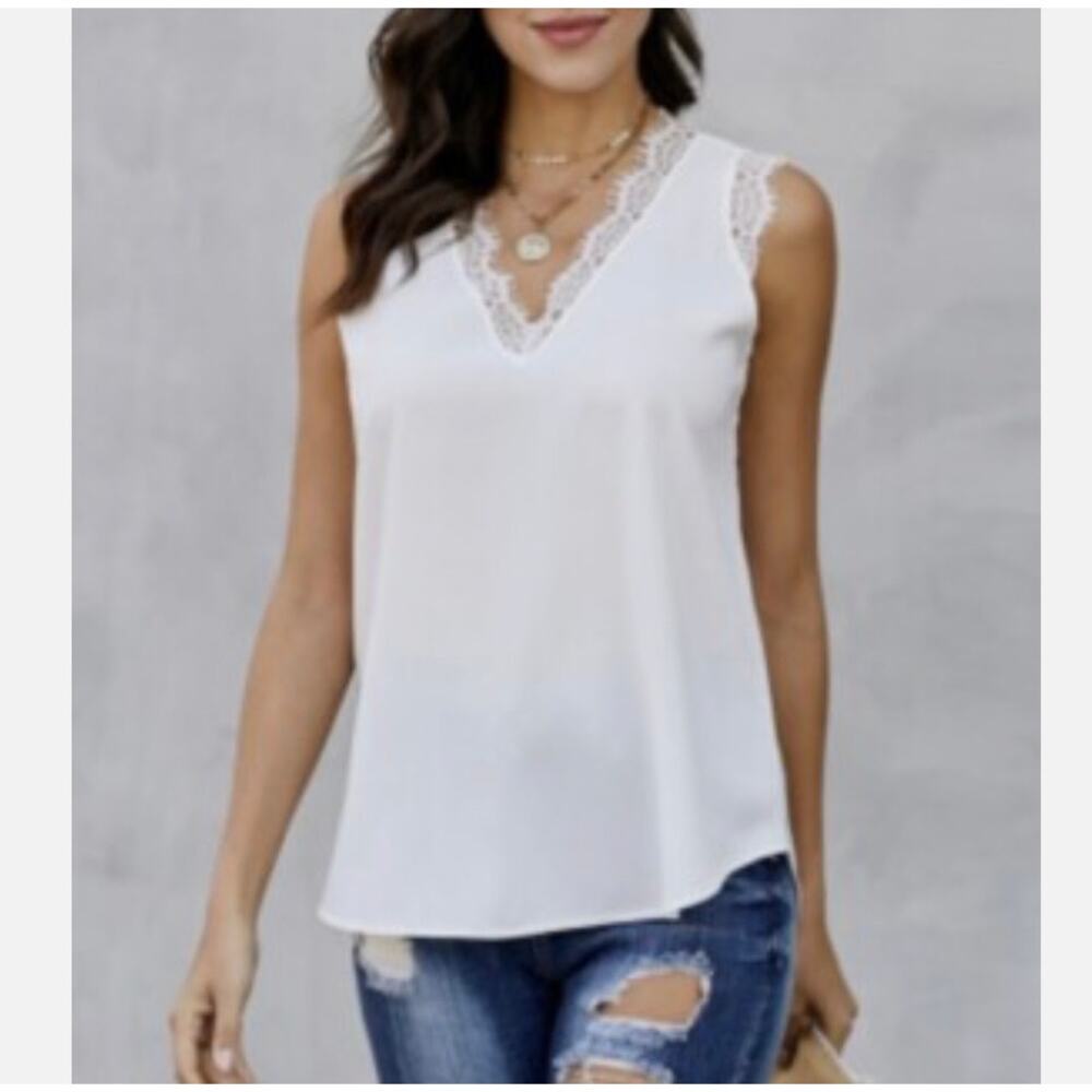 Boutique Women’s White Sleeveless V-Neck Blouse  Sz L
